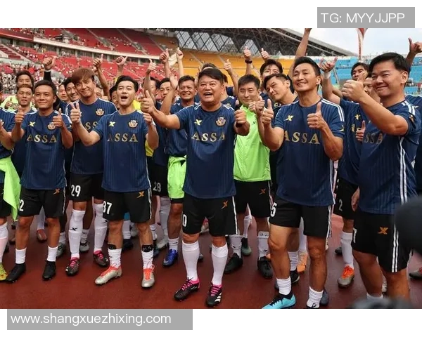 港星畅谈足球明星队的魅力与挑战共鸣探讨运动精神与团队合作的重要性 港星畅谈足球明星队的魅力与挑战共鸣探讨运动精神与团队合作的重要性