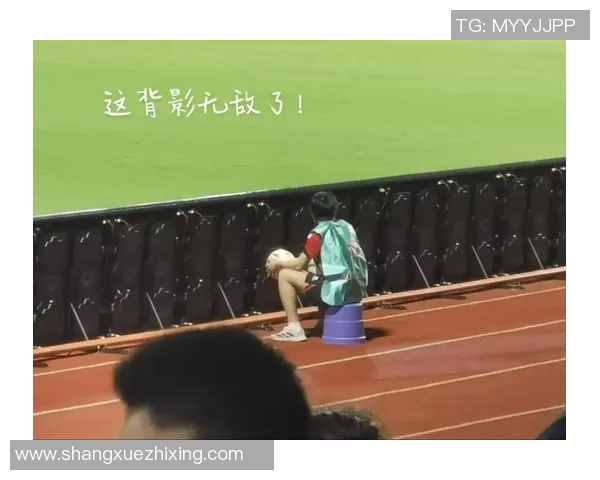 足球明星过人搞笑模仿大赛谁能赢得最佳模仿奖让我们一起见证精彩瞬间