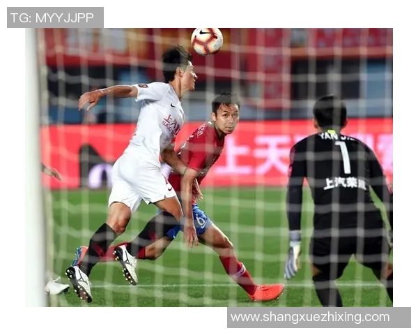 中超焦点战上港迎战建业双方全力争胜展现足球魅力 中超焦点战上港迎战建业双方全力争胜展现足球魅力