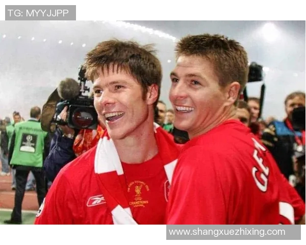 璀璨星光下的足球明星们展现激情与梦想的辉煌旅程 璀璨星光下的足球明星们展现激情与梦想的辉煌旅程